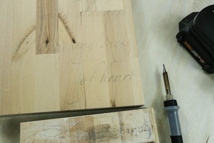 tabla de embutidos quemada en madera con worx maker x