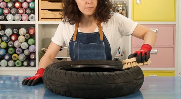 how to make a wall mirror with a tire