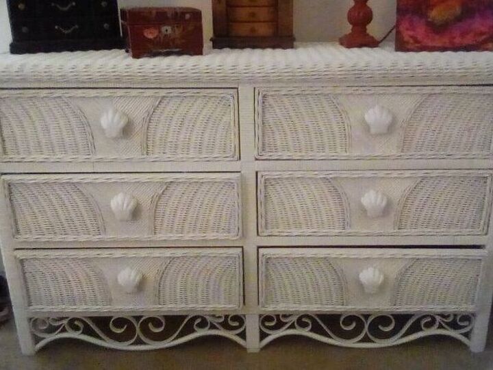q can i add a color glaze over white wicker