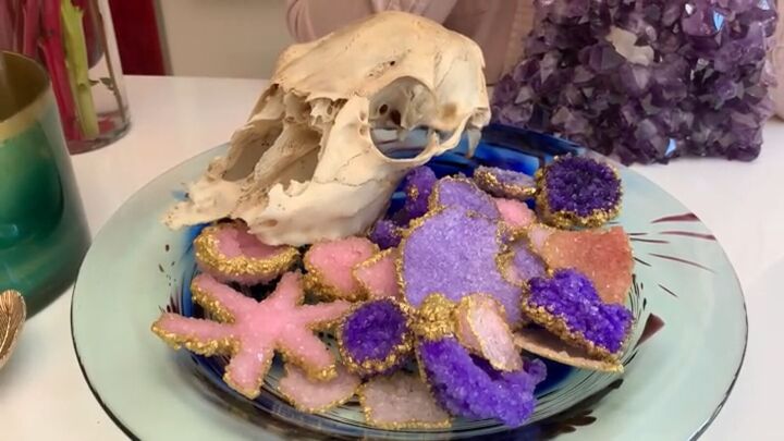 s 15 ways to copy the trendy geode look all around your home, Make your own colorful crystals using borax and pipe cleaners