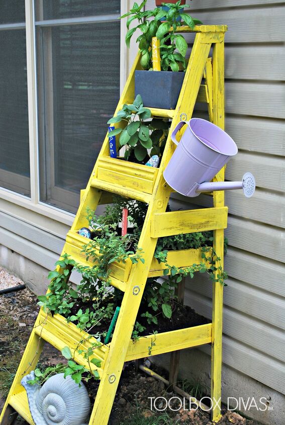 13 beautiful things you can do with that spare drawer, Transform an old ladder and drawers into a trendy planter