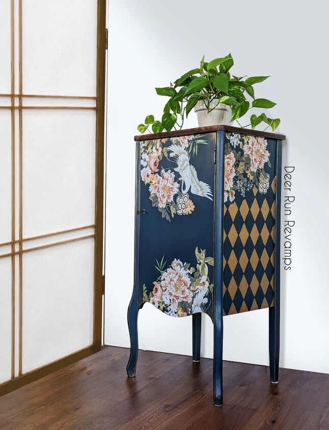 transforme un armario con pintura transferencias florales y un patrn de arlequn