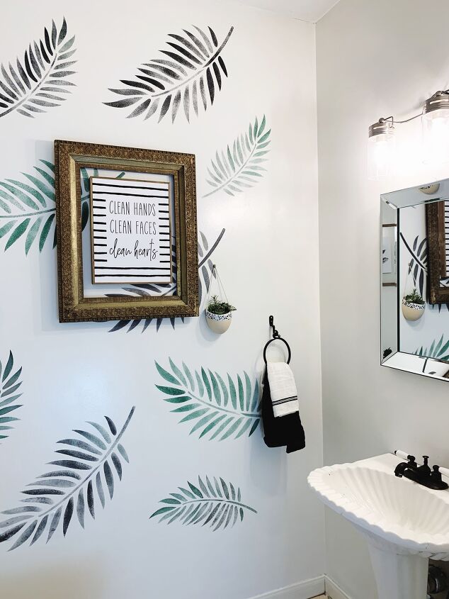16 unbelievable ways people are painting their walls, Breathe life into your powder room with a palm leaf stenciled accent wall