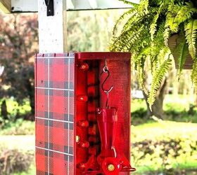  Mantenha o néctar aconchegante durante o inverno com este aquecedor de alimentador de beija-flor artesanal.