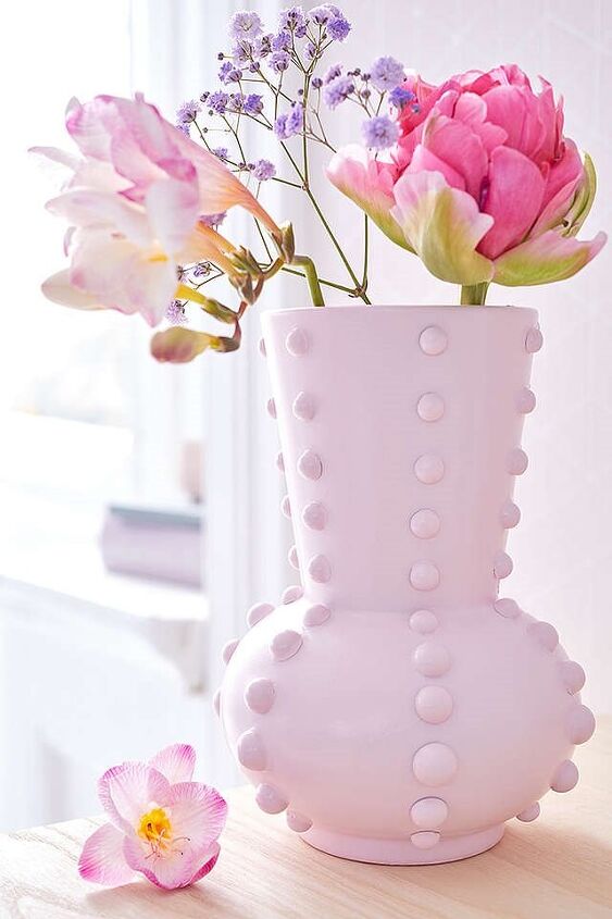 vases with bead pattern