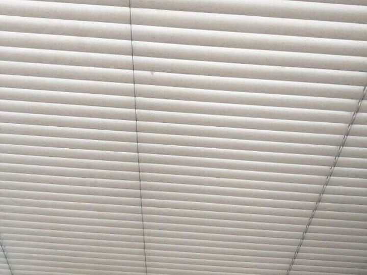 q help dust problems with no hvac system in building