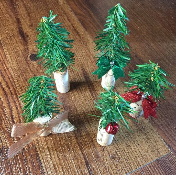 tiny garland christmas trees