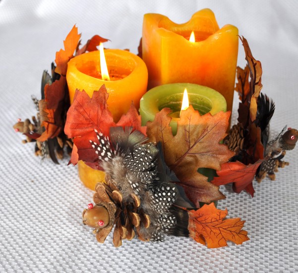s 20 easy ways to get a gorgeous thanksgiving table, Craft this gorgeous turkey centerpiece from nature s finest materials