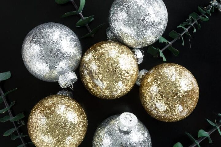 s 5 gorgeous tree decorating ideas to try this christmas, Almost No Mess DIY Glitter Christmas Orname