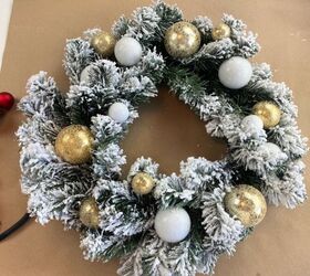 how to make a disney wreath