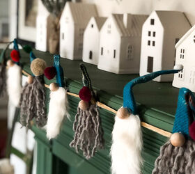 15 adorables gnomos para cada rincn de tu casa, Guirnalda de gnomos de Navidad de bricolaje hecha con hallazgos de tiendas de segunda mano