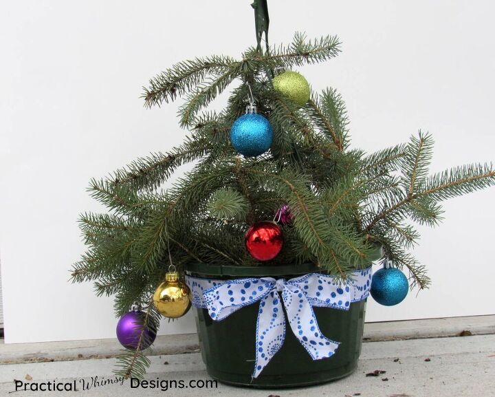 cesta de pino navidea diy, Cesta de pino navide a con bombillas y cinta