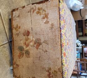 How can I preserve this old wallpaper on this crate ?