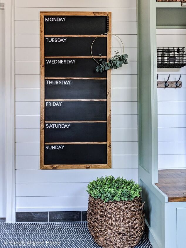 how to make a large weekly chalkboard calendar