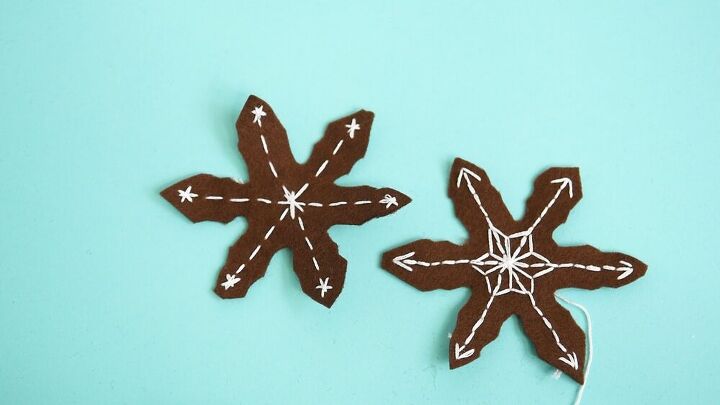 how to sew a simple gingerbread cookie garland to welcome the snow