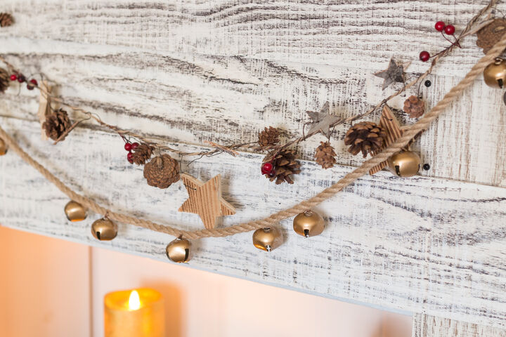 13 stunning garland ideas you should definitely try this year, DIY this rustic yet festive jingle bell garland