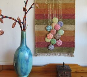 18 crazy cool things you can make using placemats, Repurpose a pretty placemat into a boho wall hanging