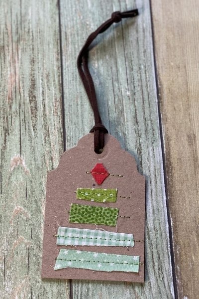 homemade christmas gift tags from cardboard and fabric scraps