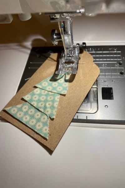 tags de natal caseiras de papelo e retalhos de tecido