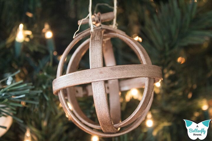 easy embroidery hoop ornaments