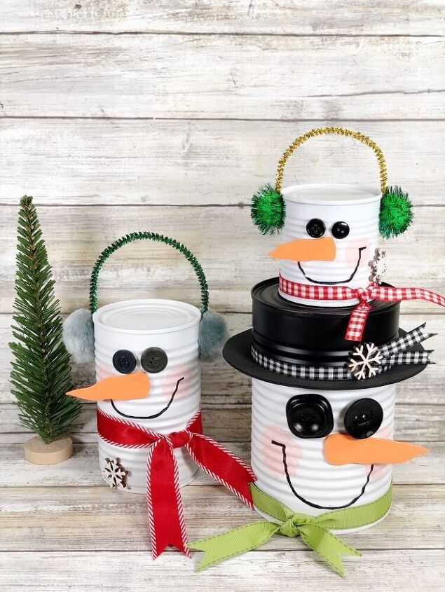 como fazer bonecos de neve de lata reciclada para o natal