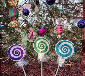 How to Make DIY Giant Lollipop Decorations for a Candyland Christmas