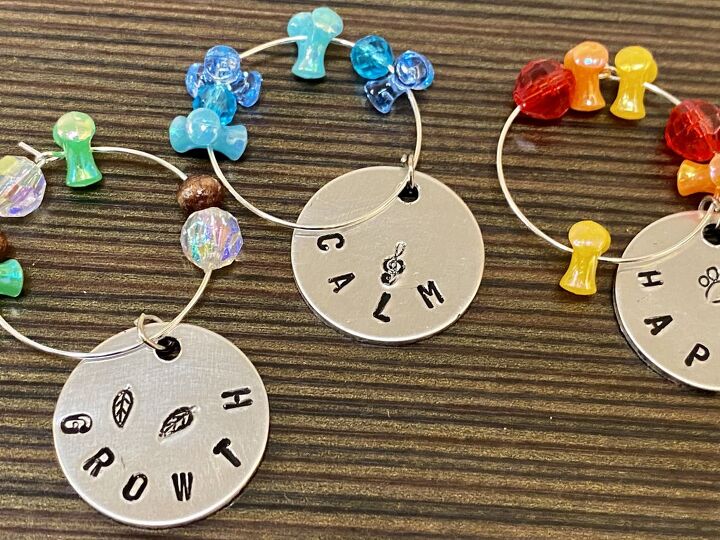 20 sweet stocking stuffers your friends and family will adore, Keep track of your glass with fun and easy beaded wine glass charms