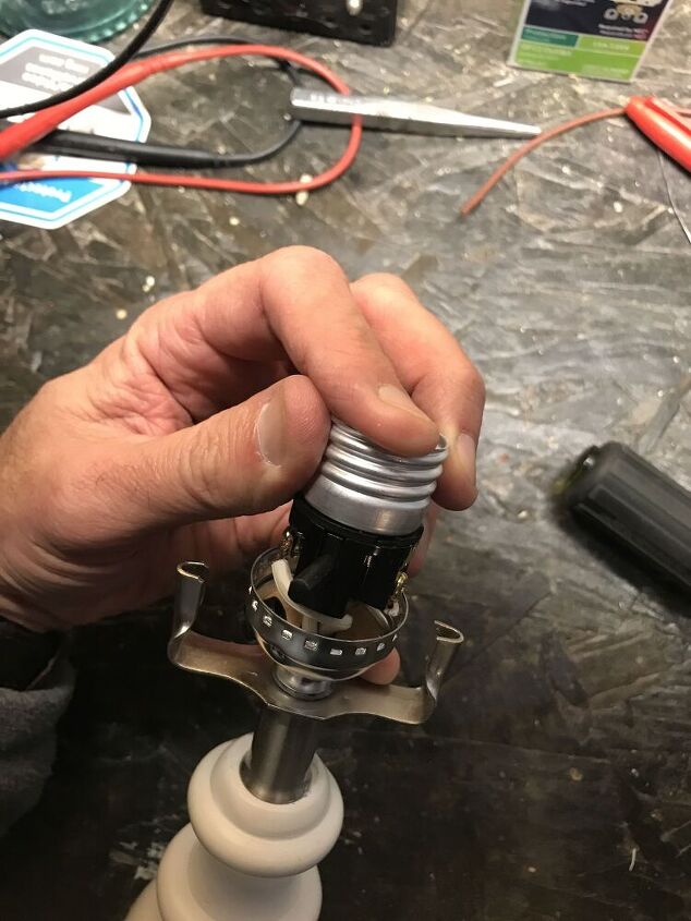renew a table lamp with a new socket