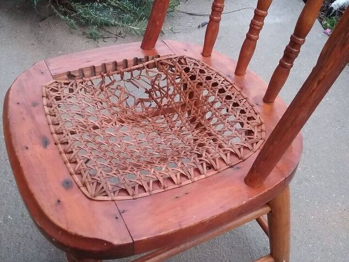 q how to fix the seat of this chair