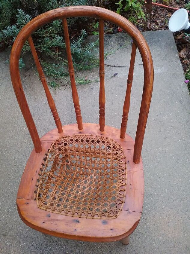 q how to fix the seat of this chair
