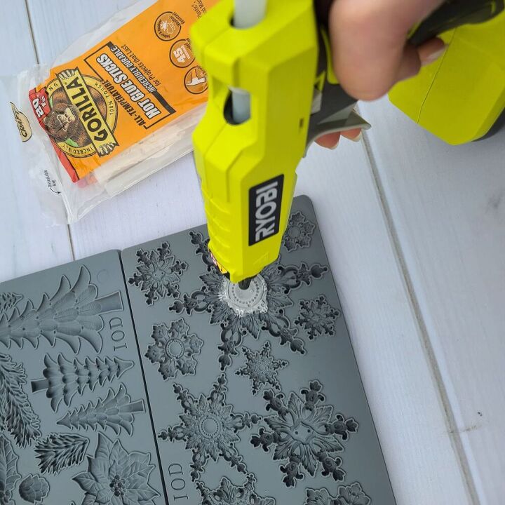 turn hot glue into usable craft items, Fill Your Mold With Glue