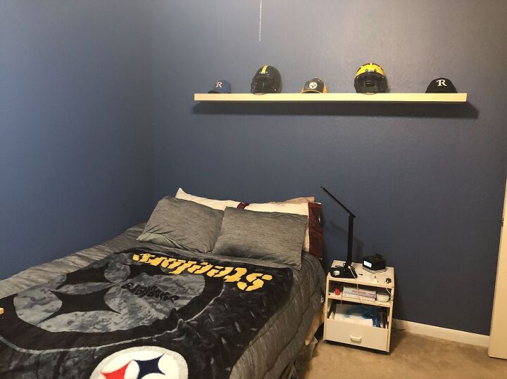 low budget way to change a kids room into a teens room