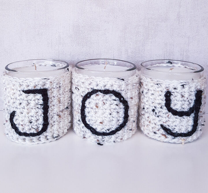 15 fun ways to use empty jars this season, Keep your jars cozy this Christmas with crocheted covers