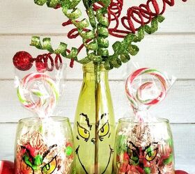 20 magical ways to dress up your christmas table, Get silly with Grinch inspired glasses