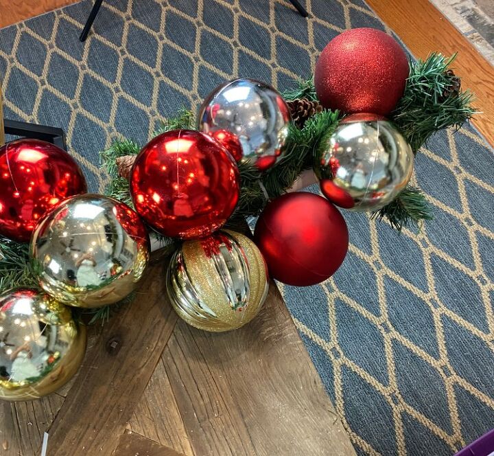 make an ornament archway for christmas