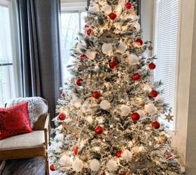 10 creative & beautiful ways to flock your Christmas trees and garlands