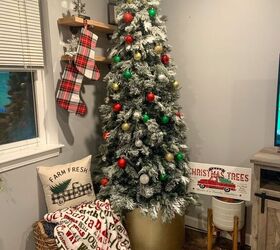 10 creative ways to flock your Christmas trees and garlands