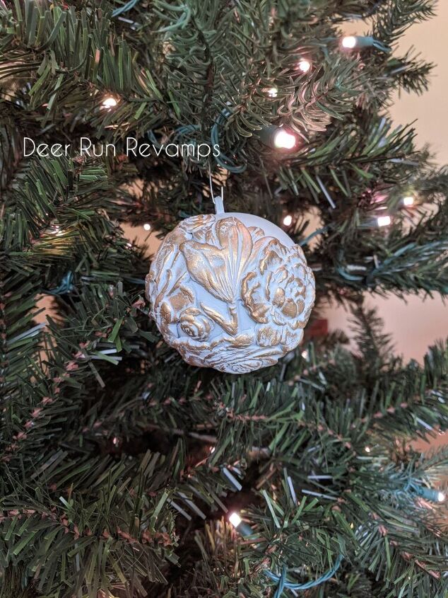 how to make unique christmas tree ornaments using resin clay moulds