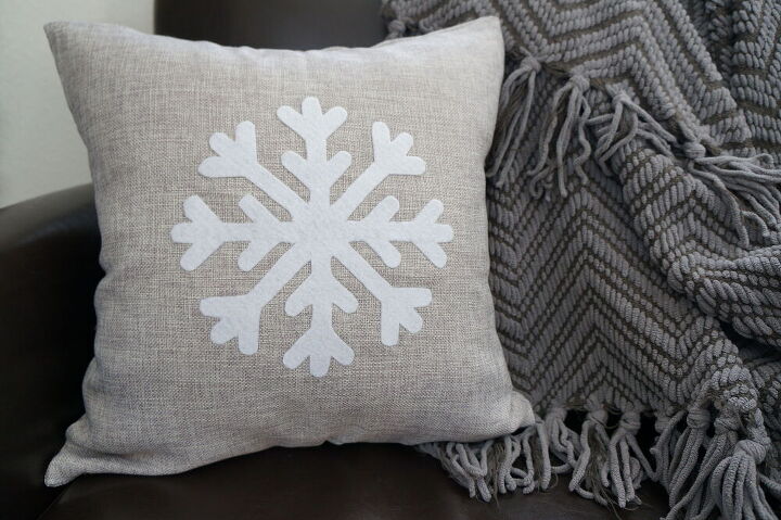 no sew felt snowflake pillow cover