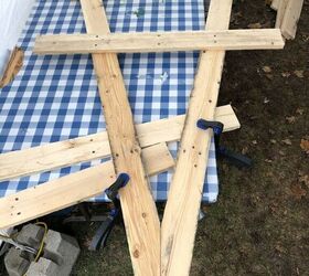 Make an Easel Out of Scrap Wood Pallets. Great Art Easel for Kids!!