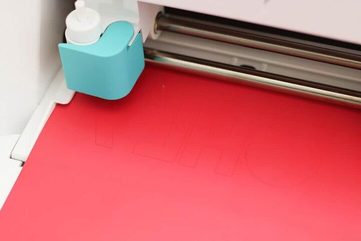 how to make custom and cute tea towels with your cricut