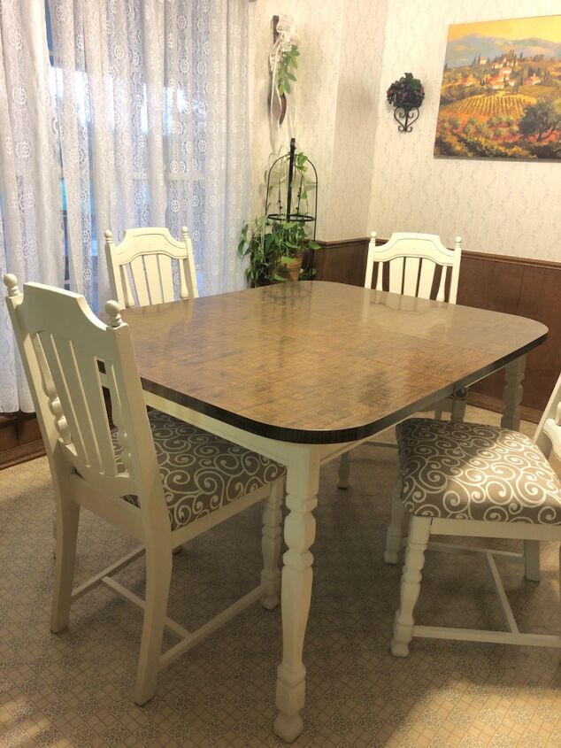 21 ways to bring your old dining table into 2021, Modernize an old table with a two tone look