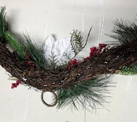 making a wreath from a serving platter