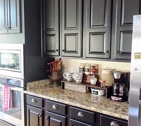 15 maneras nicas de hacer que sus gabinetes de cocina sean ms hermosos, Cambio de imagen de los gabinetes de cocina negros
