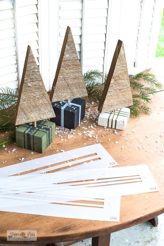 prepara estos adorables rboles de navidad en los regalos utilizando trozos de madera