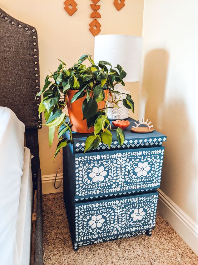 10 stunning makeovers that will make you rethink your old bedroom set, Give your nightstand a whimsical floral makeover