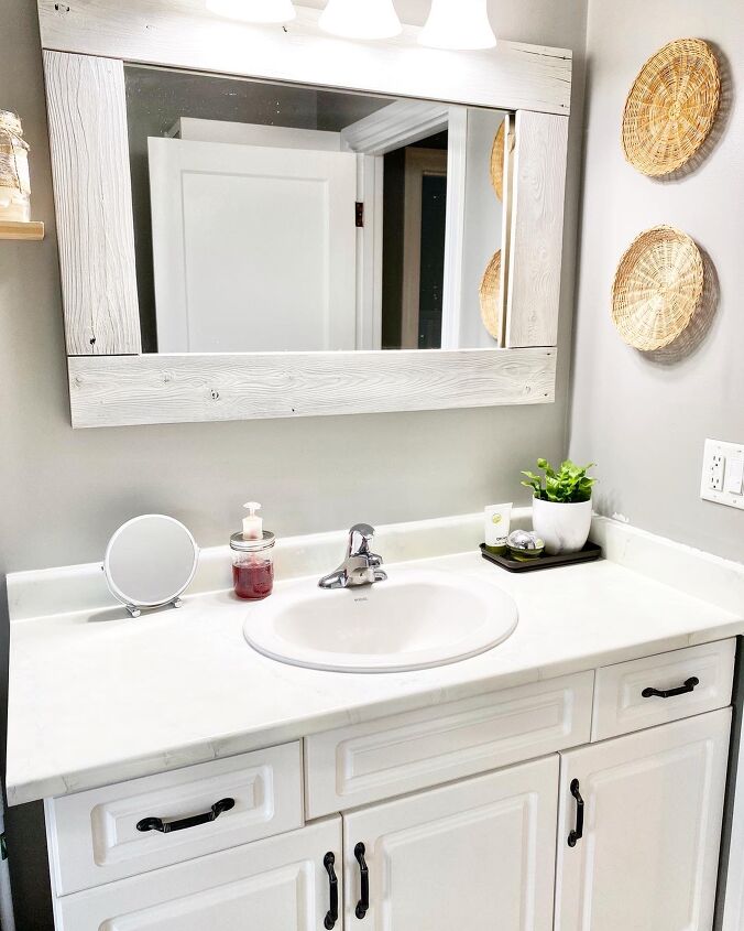 10 easy bathroom makeovers you can do in 1 day, Paint your own faux marble bathroom countertops using a feather