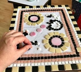 how to transform old coffee tables with mosaic, Making flowers centre