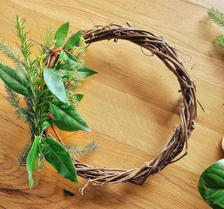how to make a fresh magnolia mixed branch wreath