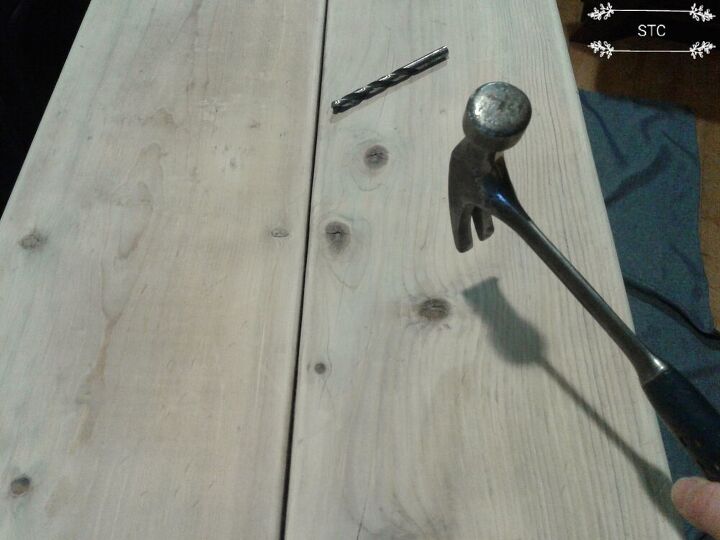 nuestra mesa sper fcil hecha con restos de madera y patas de horquilla, A adir marcas de garras